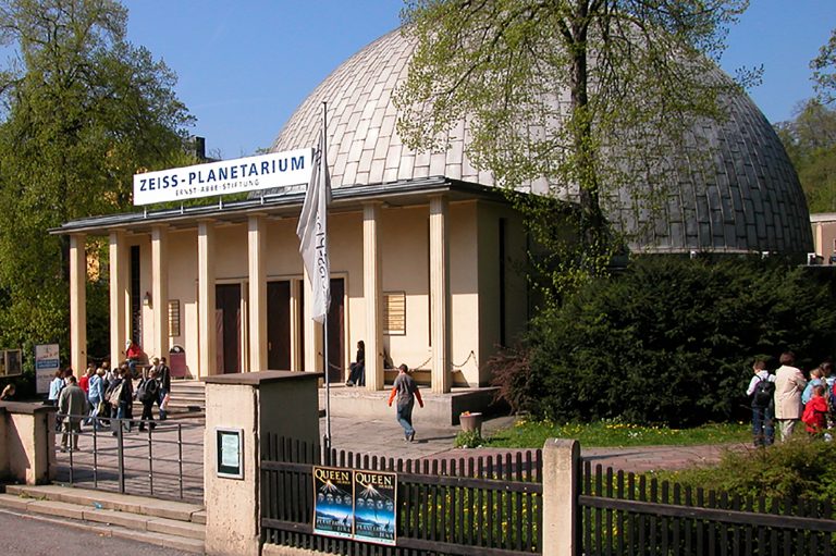 Planetarium Jena außen ca 2007